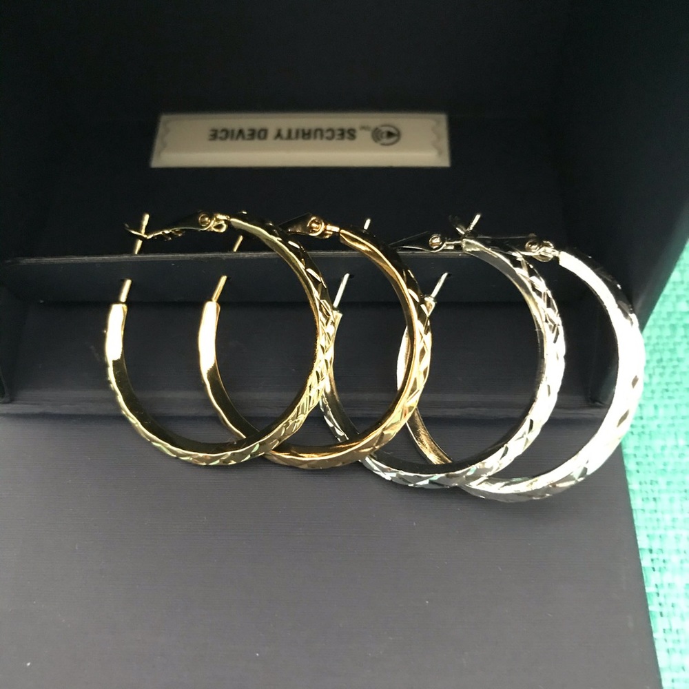NWT Belk Silverworks gold/silver hoop earrings - Picture 5 of 6